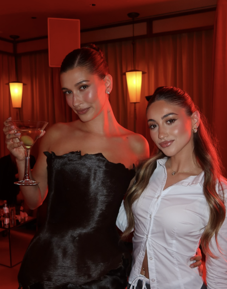 Sam Nicole and Hailey Bieber