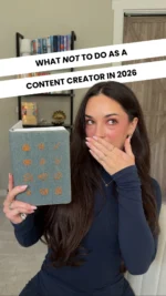 With 7 years as a creator on our roster and now a Creator Manager — @abby.asselin has seen both sides of influencer marketing. 🤝✨ To kick off 2026, she’s sharing the DO NOTS of content creation: what to stop doing, what to stop tolerating, and how to set yourself up for smarter partnerships + better results. Start the year right — and come back next week for what you should be doing in 2026. 🖤💗